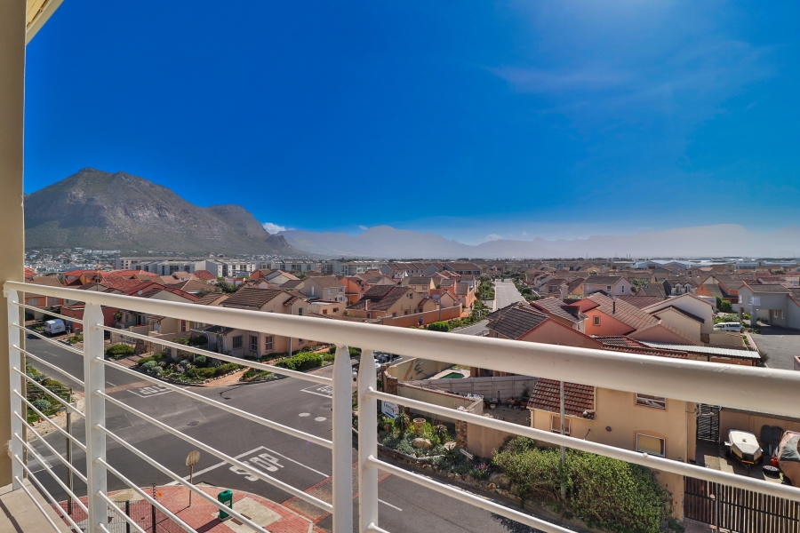 2 Bedroom Property for Sale in Muizenberg Western Cape